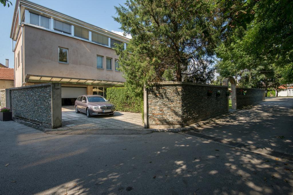 Hotel By Gastroid Ilidža Dış mekan fotoğraf