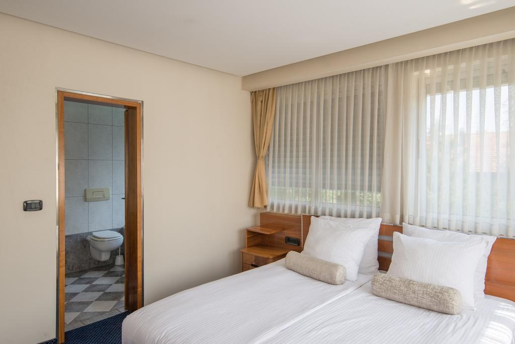 Hotel By Gastroid Ilidža Dış mekan fotoğraf